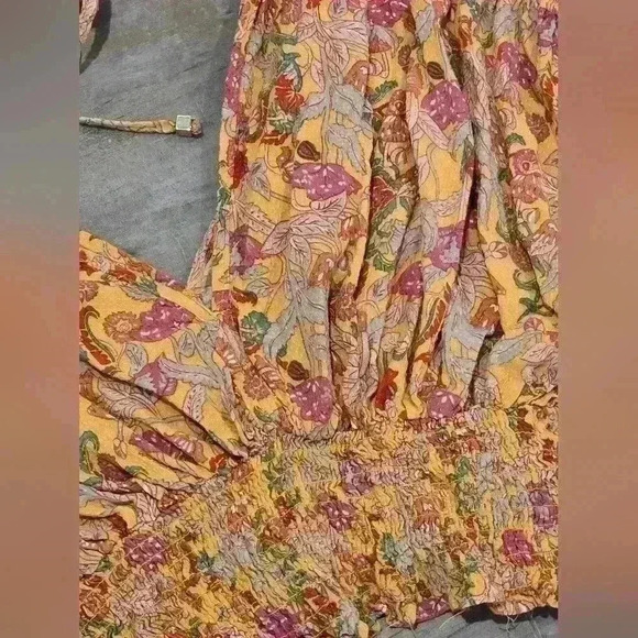 Cupakes and Cashmere Floral Blouse - Picture 5 of 7